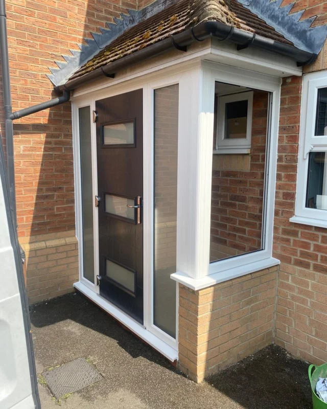 Swipe twice to see the before of this beautiful entrance porch manufactured and installed by us 😇 Get in touch today for a free no obligation quotation ! #celestialwindows #manufactures #installers